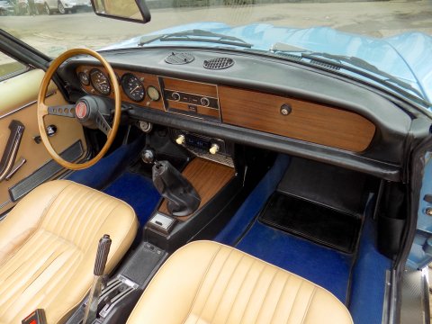 Fiat 124 Spider CS 1800 58