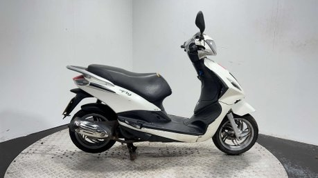 Piaggio Fly 16K 2015 RUNNING PROJECT BIKE SPARES OR REPAIR 125CC 1