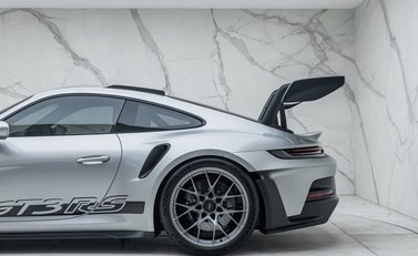 Porsche 911 GT3 RS (992) 43