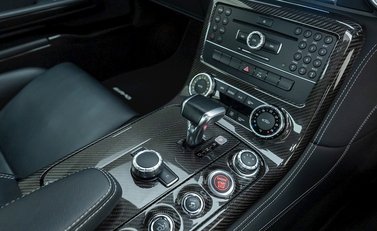 Mercedes-Benz SLS AMG 19