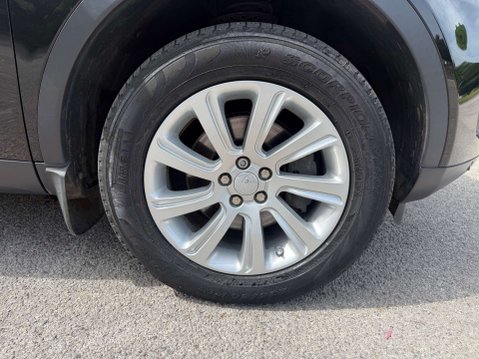 Land Rover Discovery Sport 2.0 Discovery Sport SE Tech TD4 4WD 5dr 53