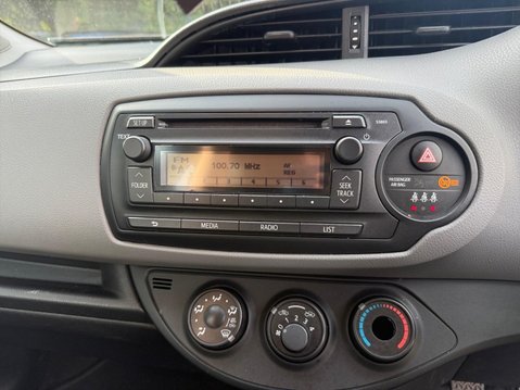 Toyota Yaris 1.0 VVT-i Active Euro 5 3dr 20
