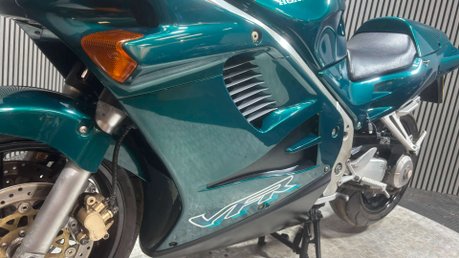 Honda VFR 1997 ONLY 15K GREAT LOOKING LIGHT PROJECT BIKE CLASSIC TOURER 750CC 30