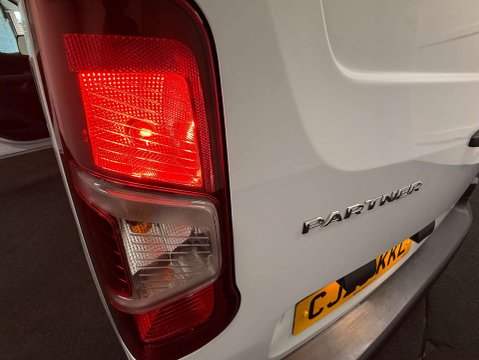 Peugeot Partner 1.5 Partner Professional Premium+ BHDi 24