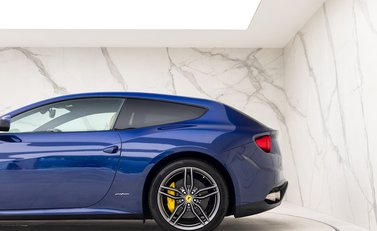 Ferrari FF 24