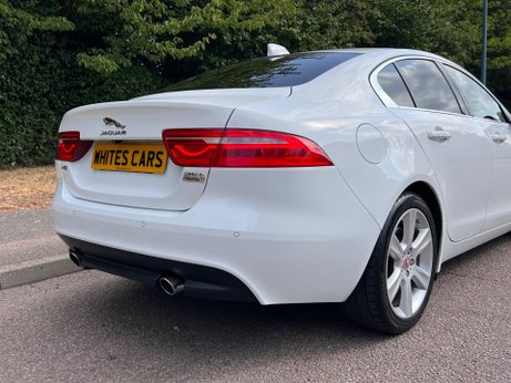 Jaguar XE 2.0i Portfolio Auto AWD Euro 6 (s/s) 4dr 65