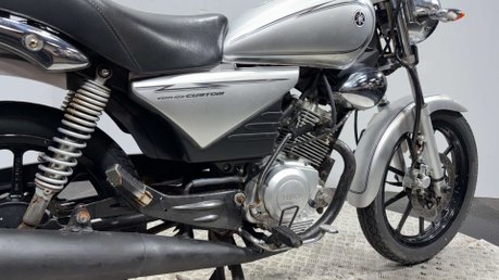 Yamaha YBR125 Custom 2012 ONLY 11K PROJECT BIKE SPARES OR REPAIR 125CC LEARNER 12