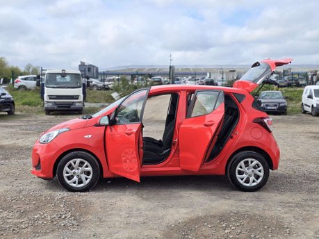 Hyundai i10 1.2 SE Hatchback 5dr Petrol Auto Euro 6 (87 ps) 11