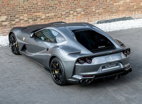 Ferrari 812 Superfast 9