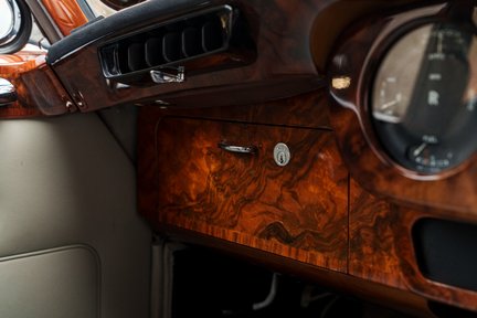 Rolls-Royce Silver Cloud III Restored 21