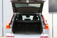 Volvo XC60 2.0 XC60 R-Design B4 MHEV AWD Auto 4WD 5dr 18