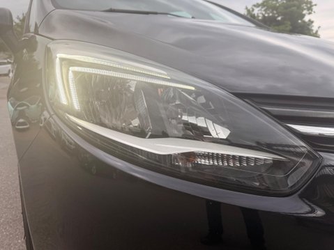 Vauxhall Zafira 1.4i Turbo SRi Nav Auto Euro 6 5dr 31