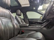 Land Rover Range Rover Velar 3.0 Range Rover Velar R-Dynamic HSE D300 Auto 4WD 5dr 33