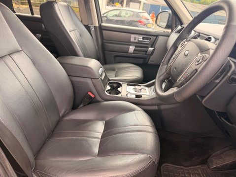 Land Rover Discovery 3.0 SD V6 Graphite Auto 4WD Euro 6 (s/s) 5dr 23