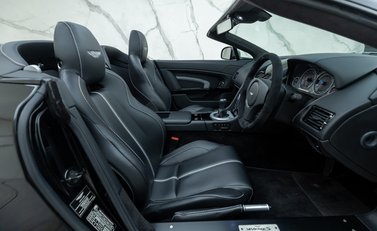 Aston Martin V12 Vantage S Roadster 15