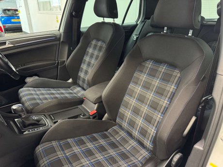 Volkswagen Golf 1.4 Golf GTE Advance Semi-Auto 5dr 21