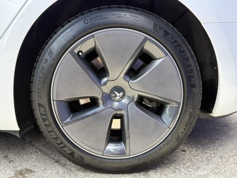 Tesla Model 3 Saloon 4dr Electric Auto RWD (241 bhp) 16