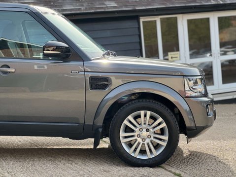 Land Rover Discovery 3.0 SD V6 HSE SUV 5dr Diesel Auto 4WD Euro 5 (s/s) (255 bhp) 19