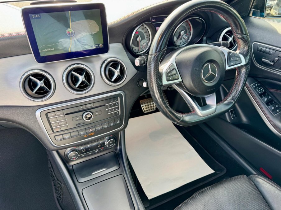 2015 Mercedes-Benz GLA — image 14