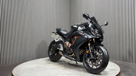 Honda CBR 2023 ONLY 4K LONG MOT WARRANTY 1 OWNER 650CC 3