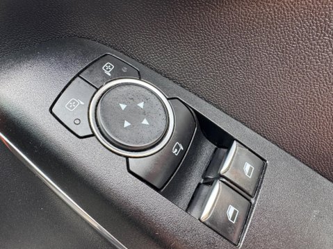 Ford Fiesta 1.5T EcoBoost ST Performance Edition Euro 6 (s/s) 3dr 37