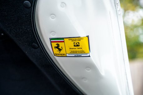 Ferrari F12 Berlinetta 4-LAYER BIANCO ITALIA PAINTWORK. CARBON FIBRE INTERIOR. JBL SOUND SYSTEM. 7