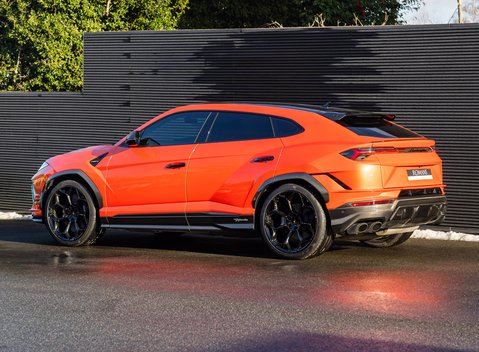 Lamborghini Urus PERFORMANTE 4