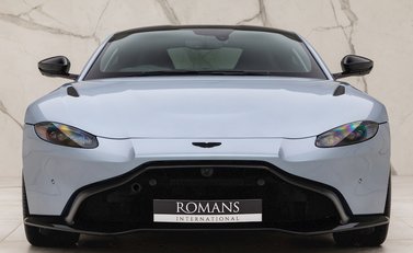 Aston Martin V8 Vantage 4