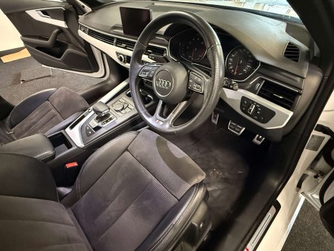 Audi A4 2.0 A4 S Line 35 TFSI Semi-Auto 5dr 14