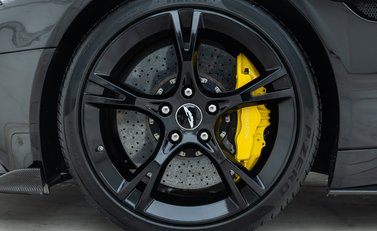 Aston Martin Vanquish S 25