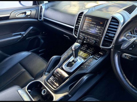 Porsche Cayenne 4.1 Cayenne V8 D S Tiptronic S Auto 4WD 5dr 17