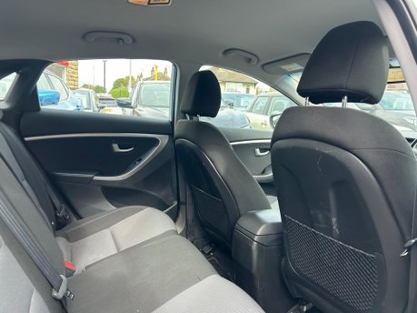 Hyundai i30 CRDI SE BLUE DRIVE 12