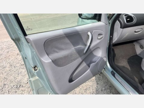 Citroen Xsara Picasso 1.8i 16V Desire MPV 5dr Petrol Manual (184 g/km, 117 bhp) 17