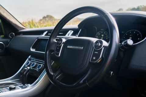 Land Rover Range Rover Sport V8 SVR 12