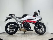Hyosung GD 2016 ONLY 1K VERY CLEAN LIGHT WEIGHT SPORTS BIKE 250CC NEW MOT 1