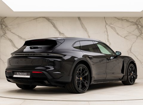 Porsche Taycan 4S Cross Turismo 7