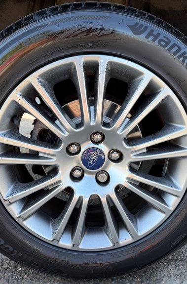 Ford Kuga TITANIUM TDCI 2WD - 10 SERVICES - NEW MOT - NEW DISCS AND PADS ALL ROUND 