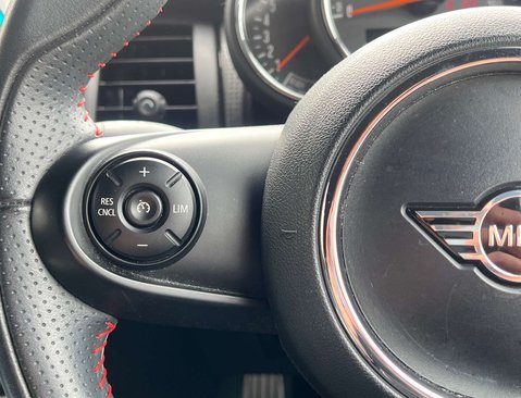 Mini Hatch 1.5 Cooper Sport 3dr 17