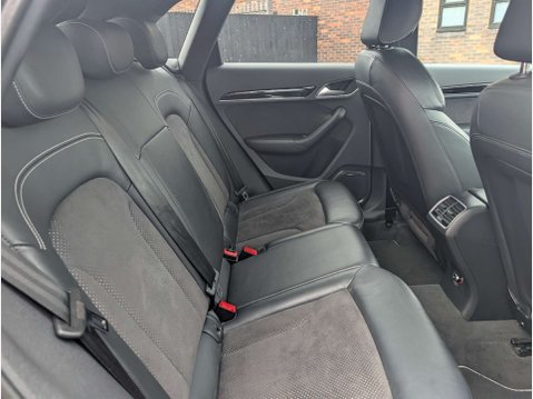 Audi Q3 2.0 Q3 Black Edition TDI Quattro Semi-Auto 4WD 5dr 9