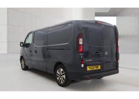 Nissan NV300 2.0 dCi 30 Tekna Panel Van 4dr Diesel Manual L2 H1 Euro 6 (120 ps) 5