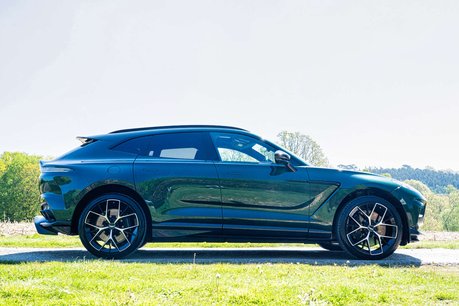 Aston Martin DBX 707