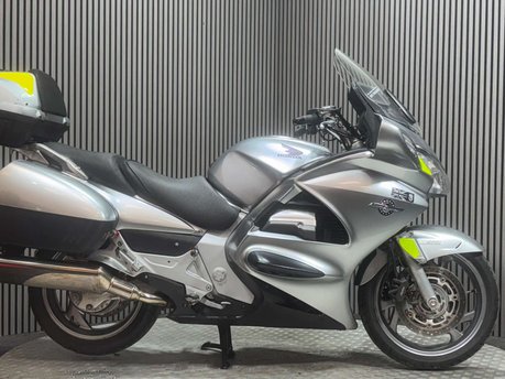 Honda ST 2011 39K NEW MOT SERVICED FULL LUGGAGE 1300CC