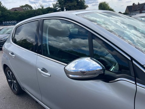 Peugeot 208 1.2 PureTech Allure Premium Euro 6 5dr 14