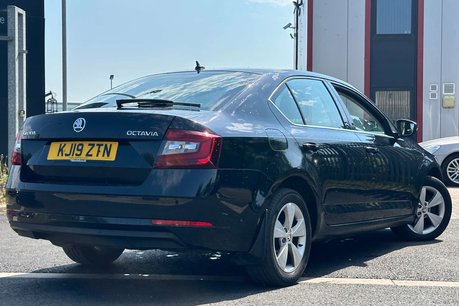 Skoda Octavia 2.0 TDI SE Technology Hatchback 5dr Diesel Manual Euro 6 (s/s) (150 ps) 4