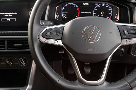 Volkswagen Polo LIFE TSI 18