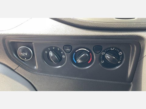 Ford Transit 2.2 TDCi 460 HDT L4 H3 4dr (18 seats) 35