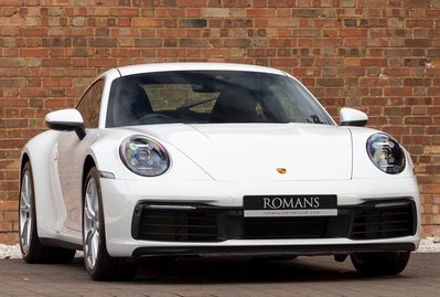 Porsche 911 Carrera (992)