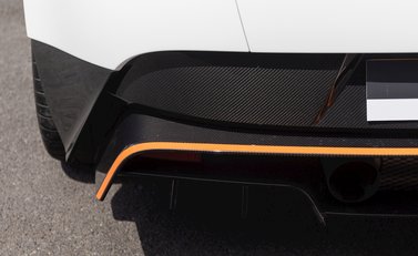 Aston Martin Vantage GT12 32