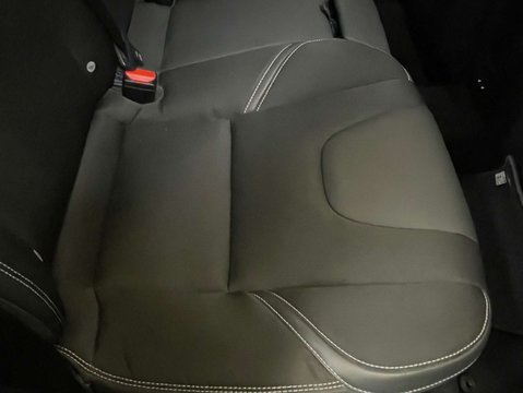 Volvo V40 1.5 V40 Momentum Nav+ T2 Auto 5dr 29