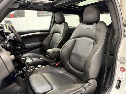 Mini Hatch COOPER S 31